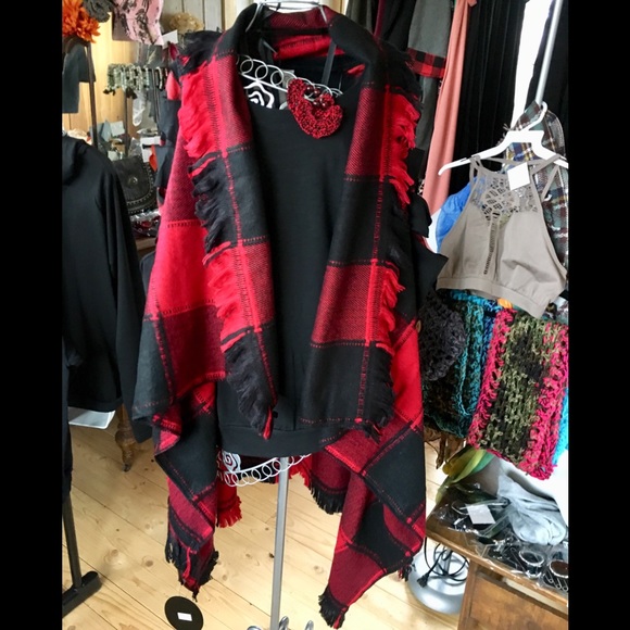 Jackets & Blazers - New One size fit distressed buffalo plaid vest